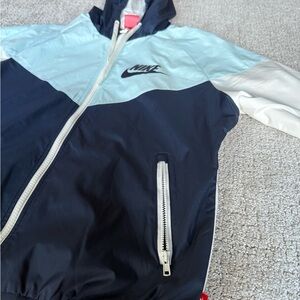 Nike retro but new windbreaker